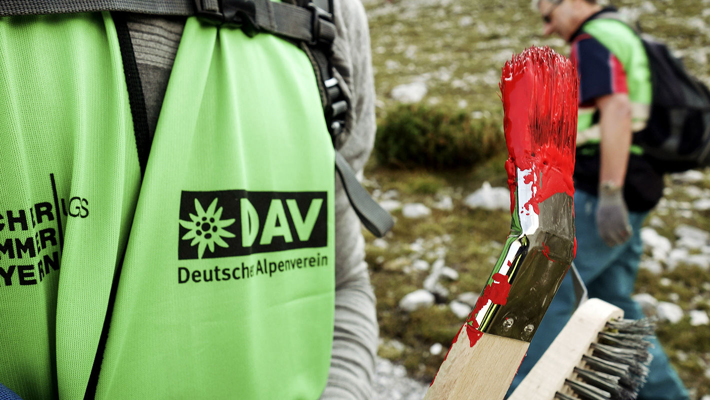Wegearbeiten mit einem Wegewart des DAV
